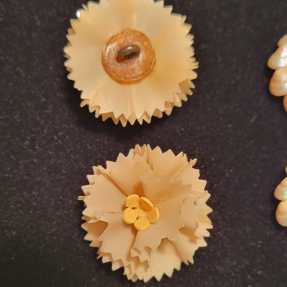 Vintage Button Bundle - Picture 6 of 7